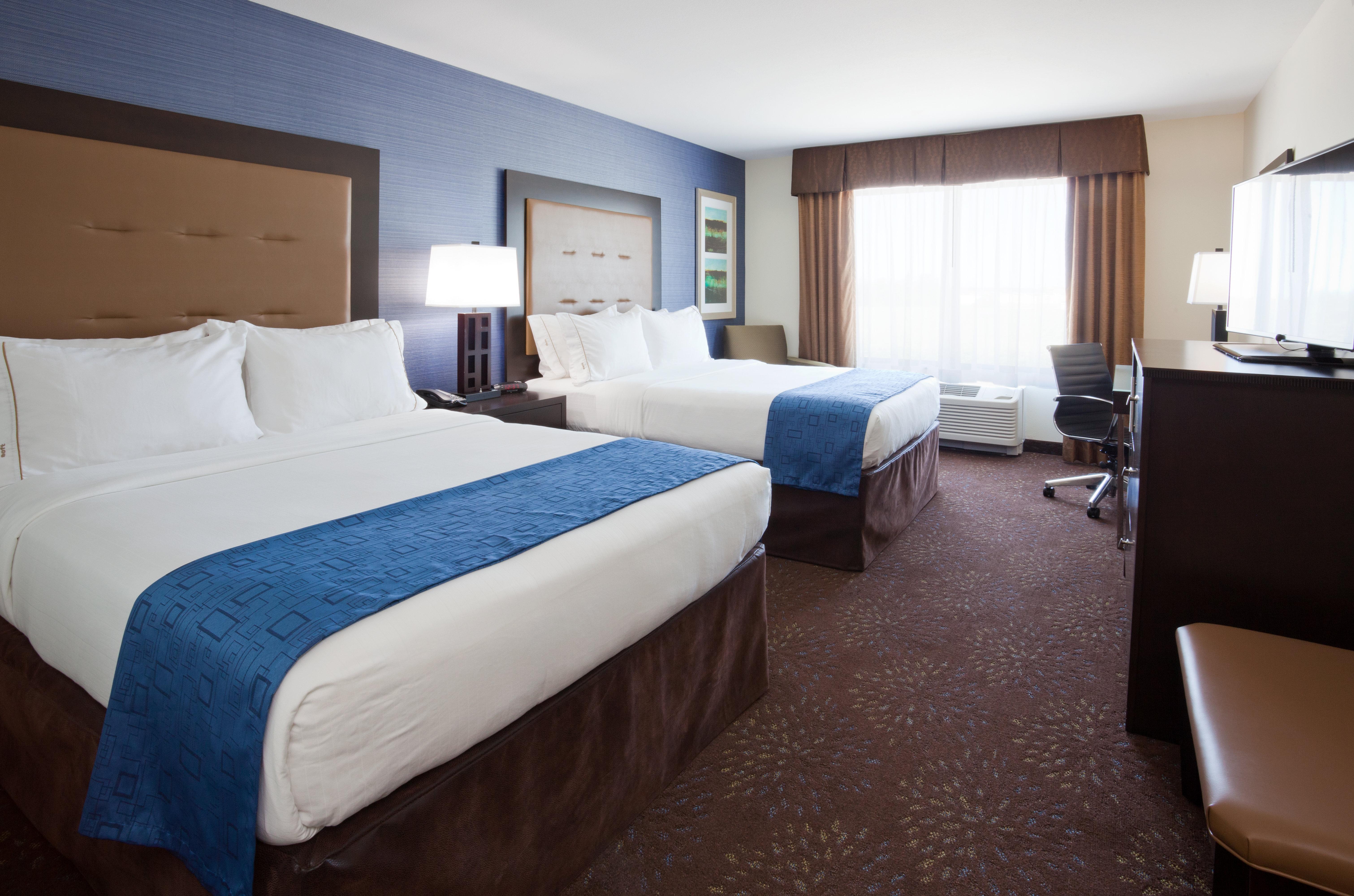 Holiday Inn Express & Suites Fort Dodge By Ihg Exterior photo